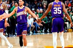 开云体育中国-包含雄鹿新援表现抢眼，助球队取得胜利的词条