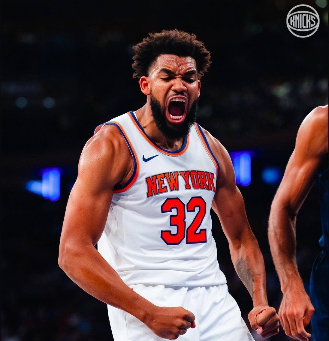 无惧强敌,球员们勇往直前,决心争取胜利 无惧强敌,球员们勇往直前,决心争取胜利