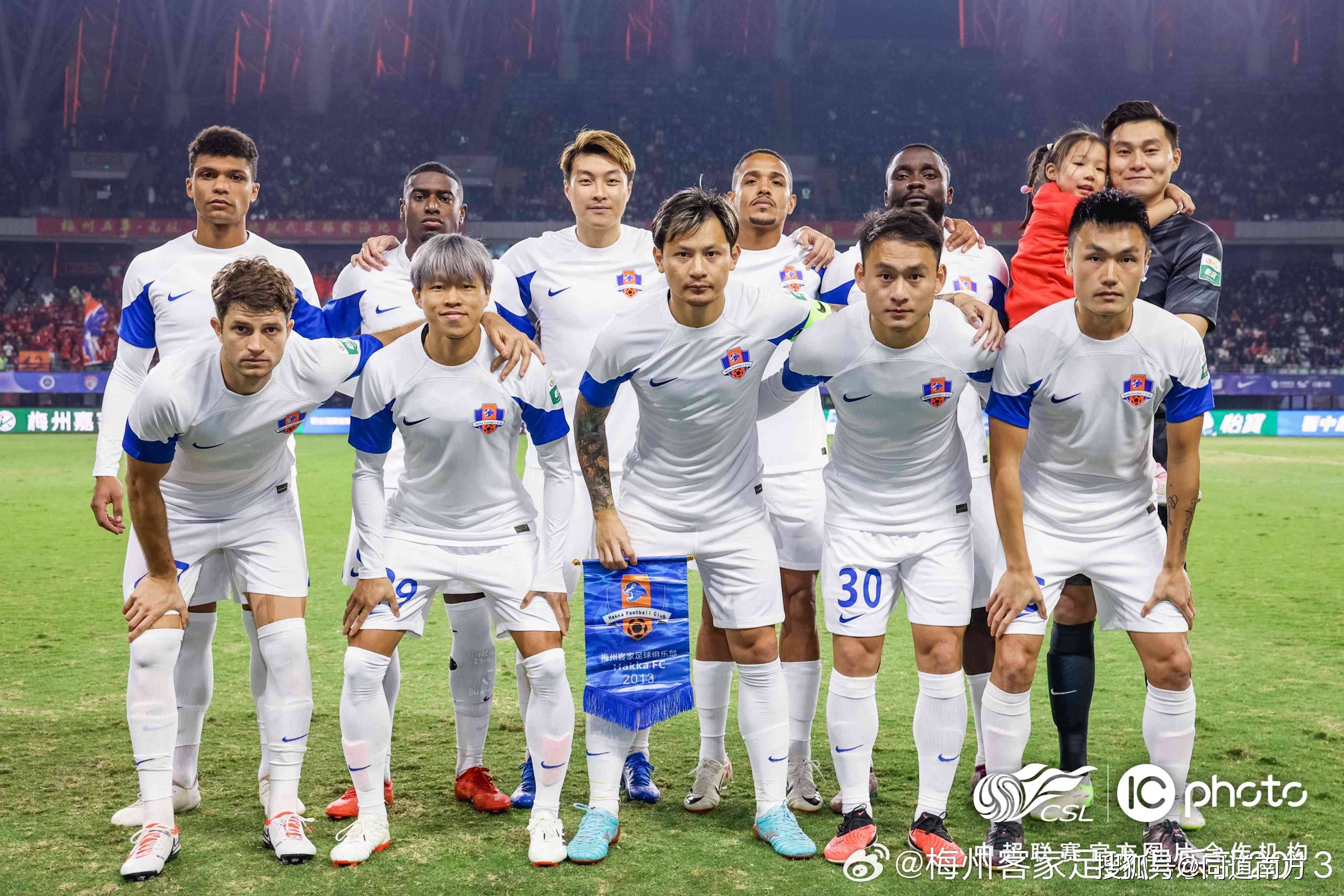 球员纷纷换队中超转会市场持续升温,众多球员加盟新球队的简单介绍 球员纷纷换队中超转会市场持续升温,众多球员加盟新球队的简单介绍