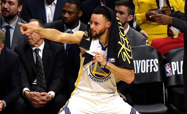 猛龙主场告捷,创造历史纪录 猛龙主场告捷,创造历史纪录