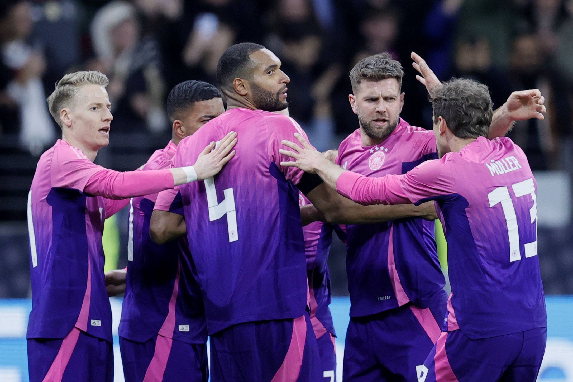 关于荷兰国家队团结对抗瑞士，决意晋级决赛的信息