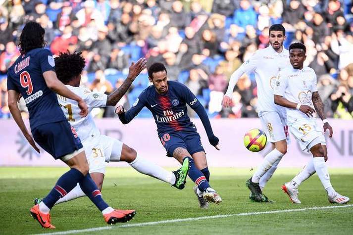 巴黎圣日耳曼客场扫除斯特拉斯堡,保持不败 巴黎圣日耳曼客场扫除斯特拉斯堡,保持不败