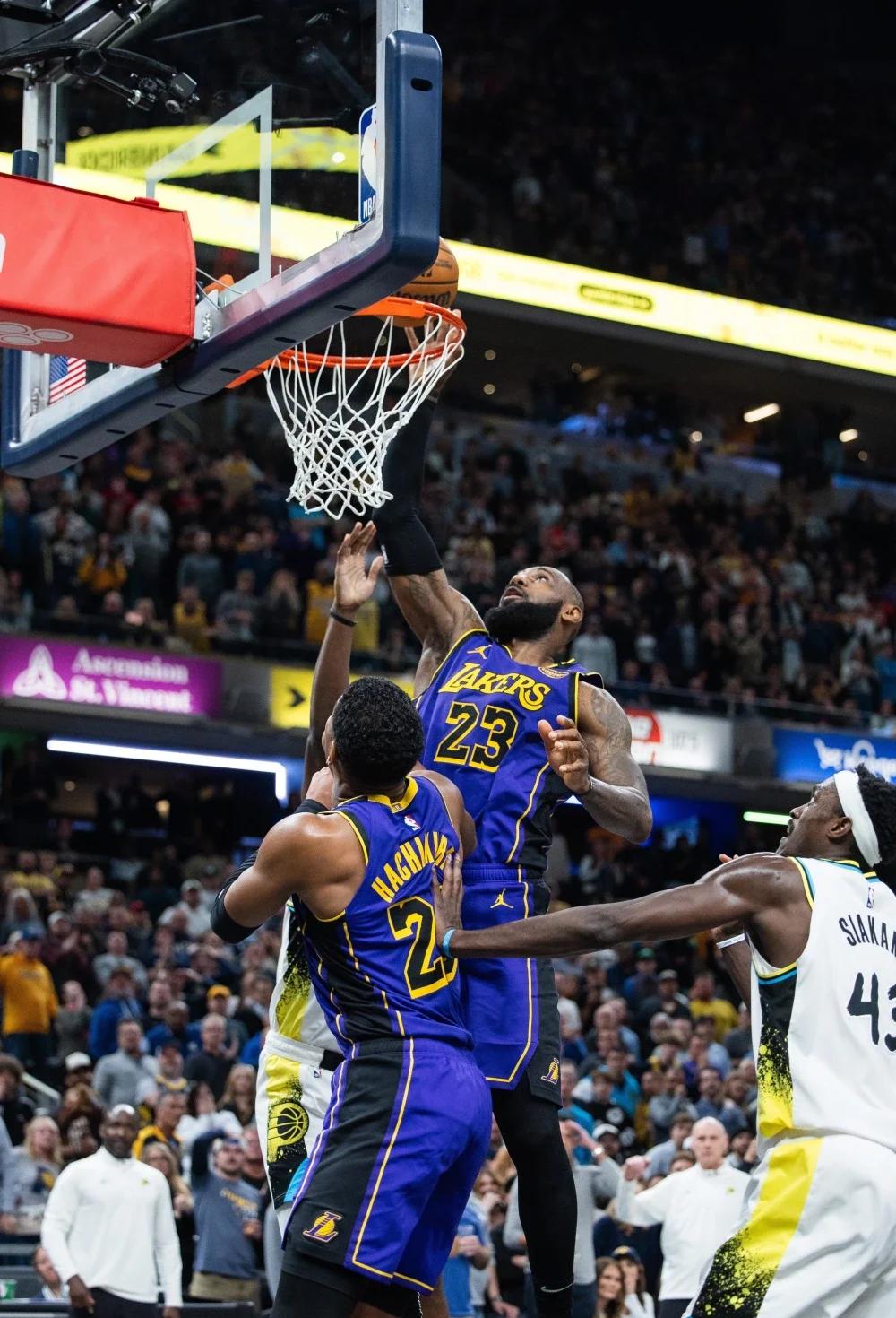 步行者不敌湖人,遭遇五连败 步行者不敌湖人,遭遇五连败