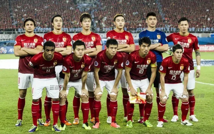 中国足球超级联赛收官战:广州恒大与上海申花争夺冠军 中国足球超级联赛收官战:广州恒大与上海申花争夺冠军